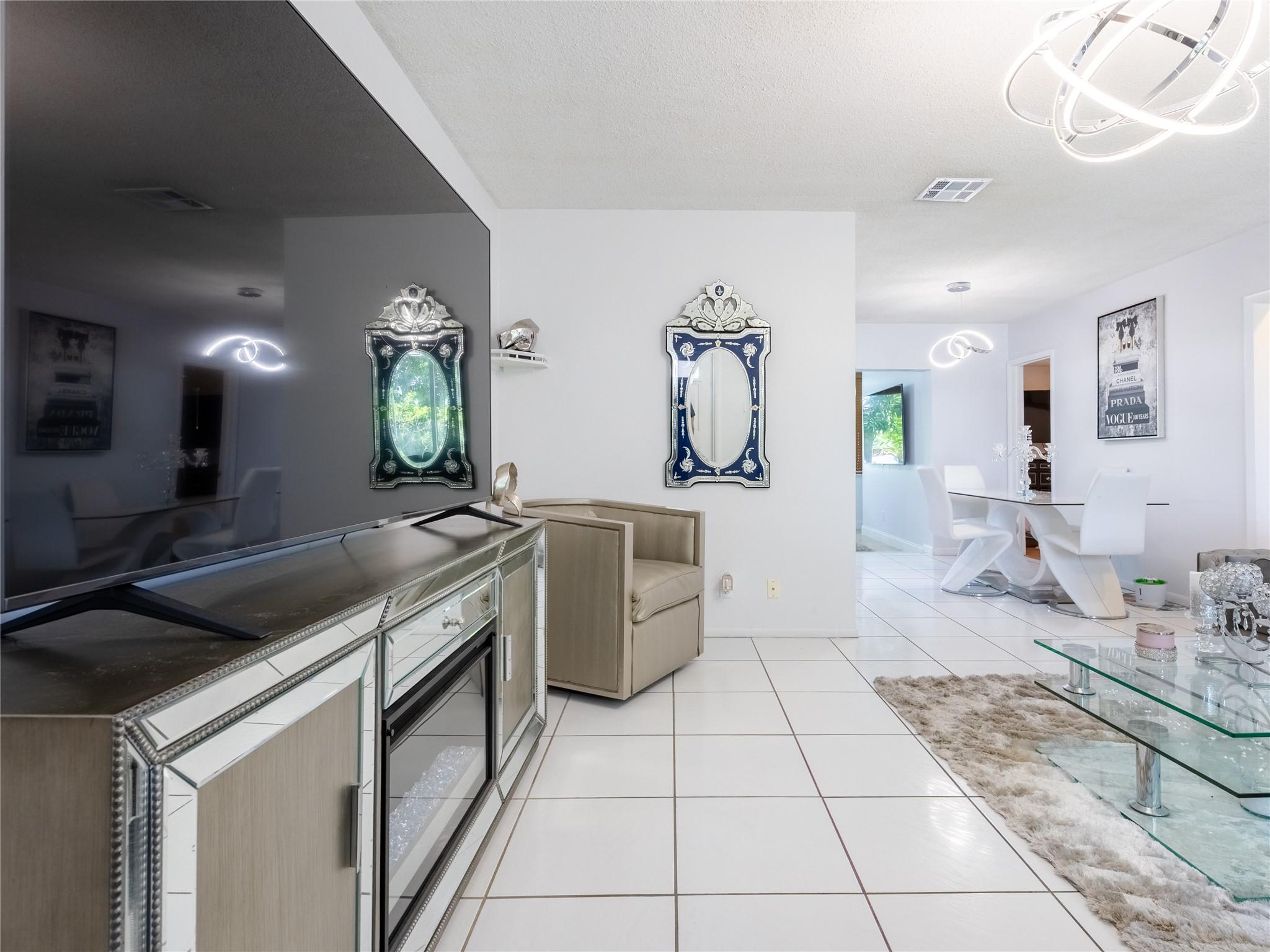 ? Welcome to this beautifully updated 2-bedroom, 2-bathroom home located in a well-maintained adult community (association approval required; some restrictions apply). This charming residence boasts an open and inviting layout with tiled flooring throughout, a cozy family room perfect for relaxing or entertaining, and a stunning kitchen with modern finishes sure to impress. Enjoy peace of mind with full impact hurricane protection.
?? The oversized one-car garage includes a dedicated laundry area for added convenience. Step into comfort, style, and security all in one place. Don’t miss your chance to own this gorgeous home—it’s ready for you!