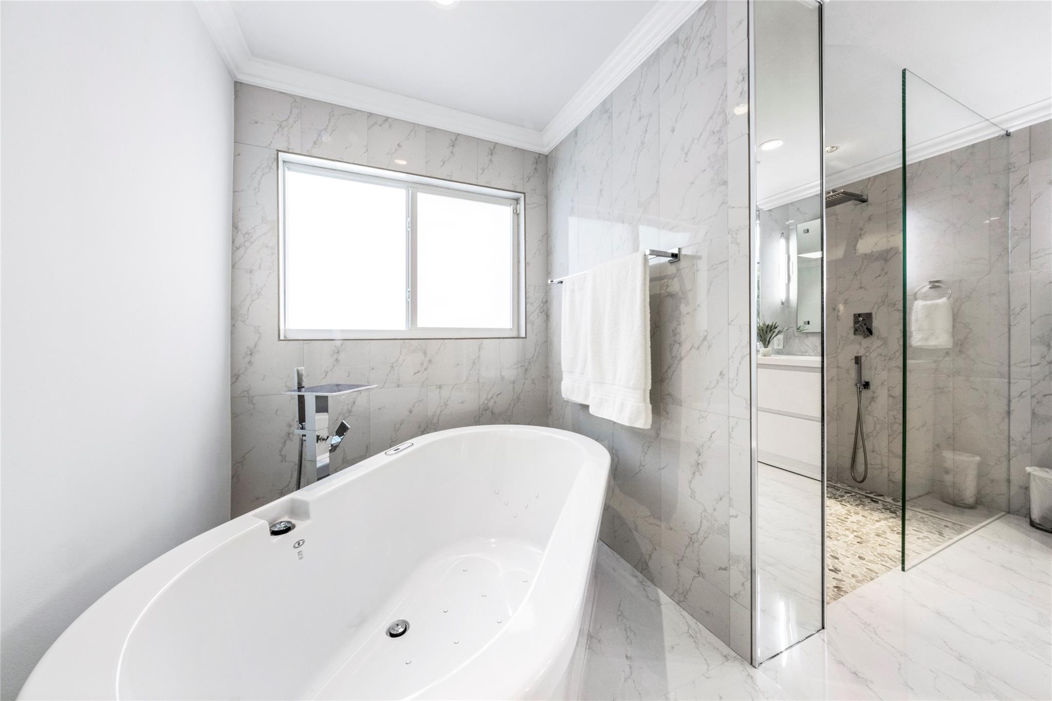 Waters Edge 88-11 B - Residential