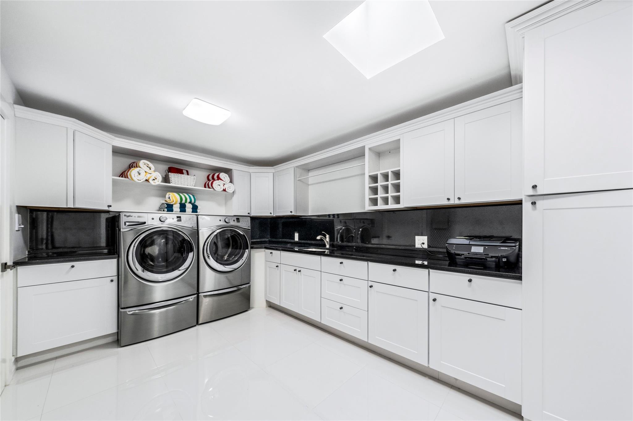 Waters Edge 88-11 B - Residential