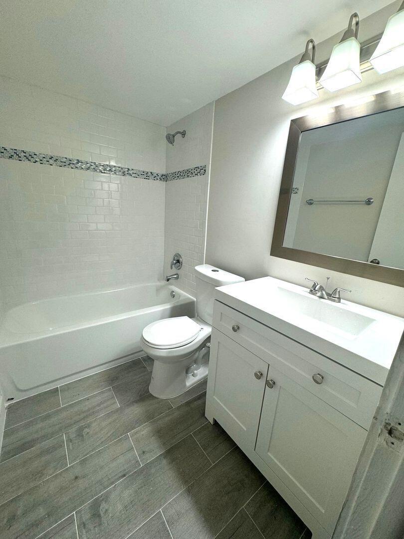 2716 Vandiver Drive 12b
