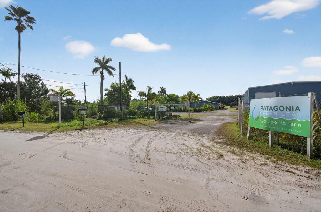 Photo of 9720 87th Place S, Boynton Beach, FL 33472 (MLS # R11136807)