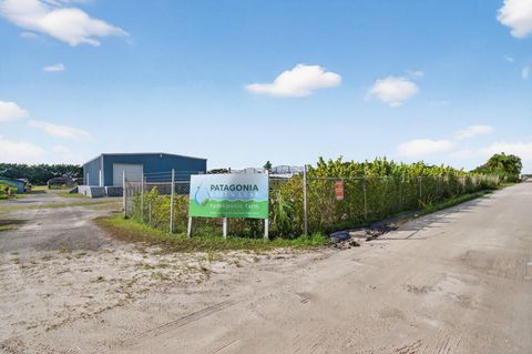 ME MYYMME FLORIDAN ASUNTONNE NOPEASTI JA PARHAALLA HINNALLA 9720 87th Place S Boynton Beach FL 33472