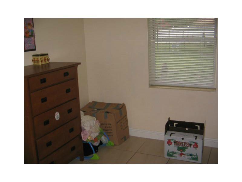 North Hollywood 4-1 B - Residential Lease