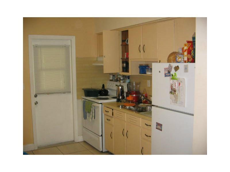North Hollywood 4-1 B - Residential Lease