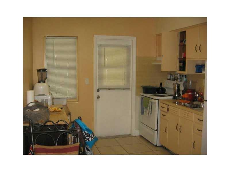 North Hollywood 4-1 B - Residential Lease