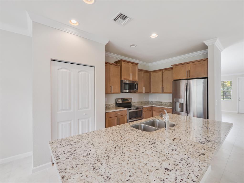 LIMESTONE CAY - Residential Lease