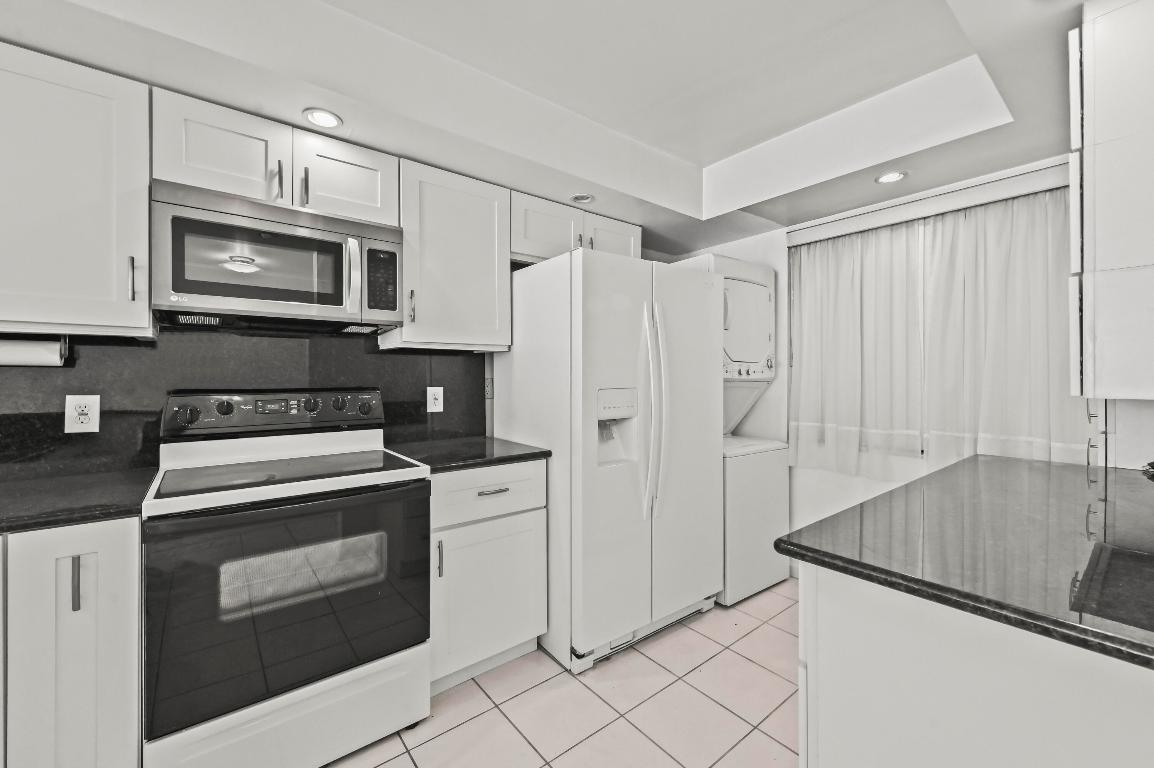 HORIZON WEST CONDO - Residential