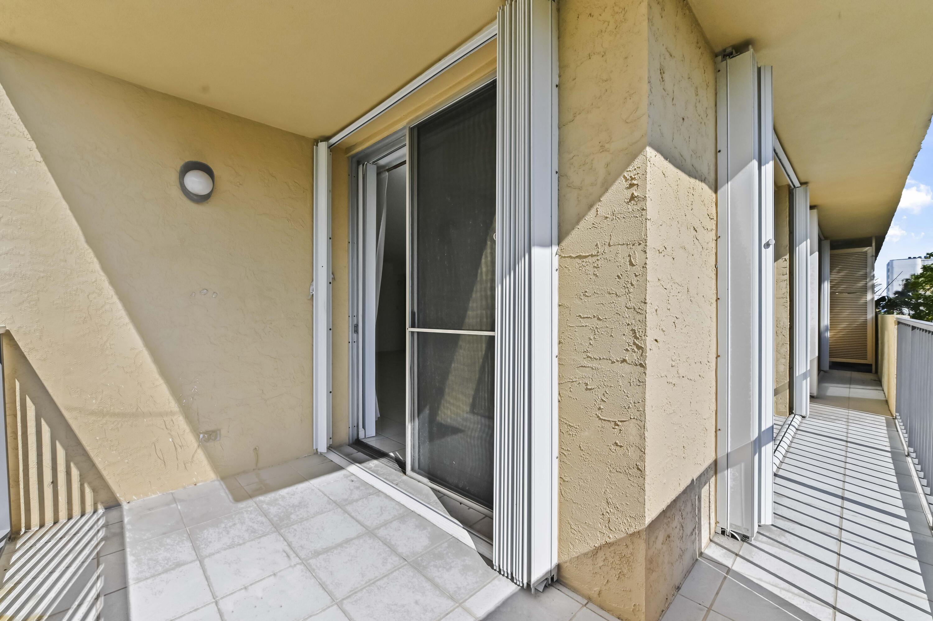 HORIZON WEST CONDO - Residential