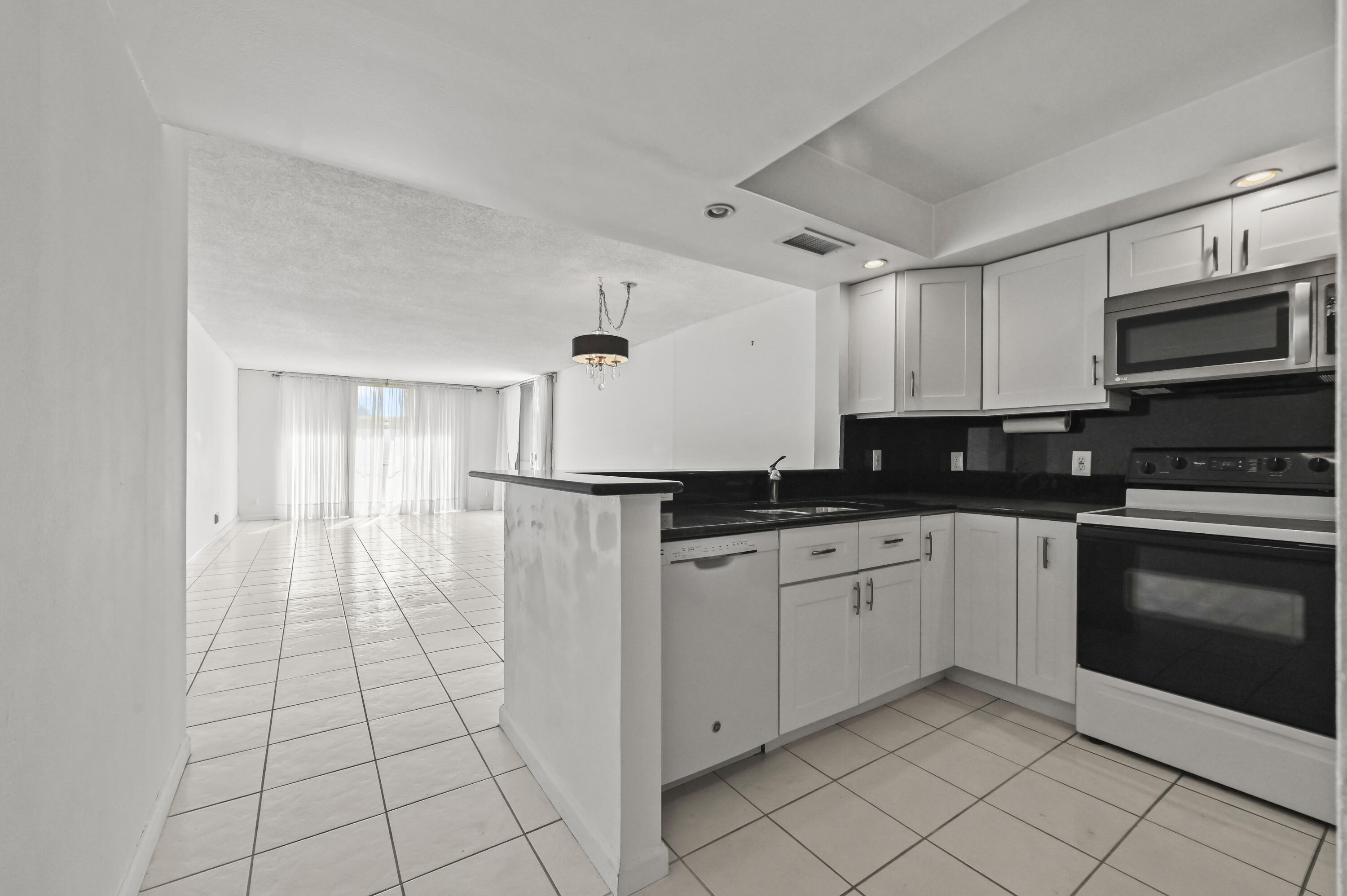 3581 S Ocean Boulevard 2d