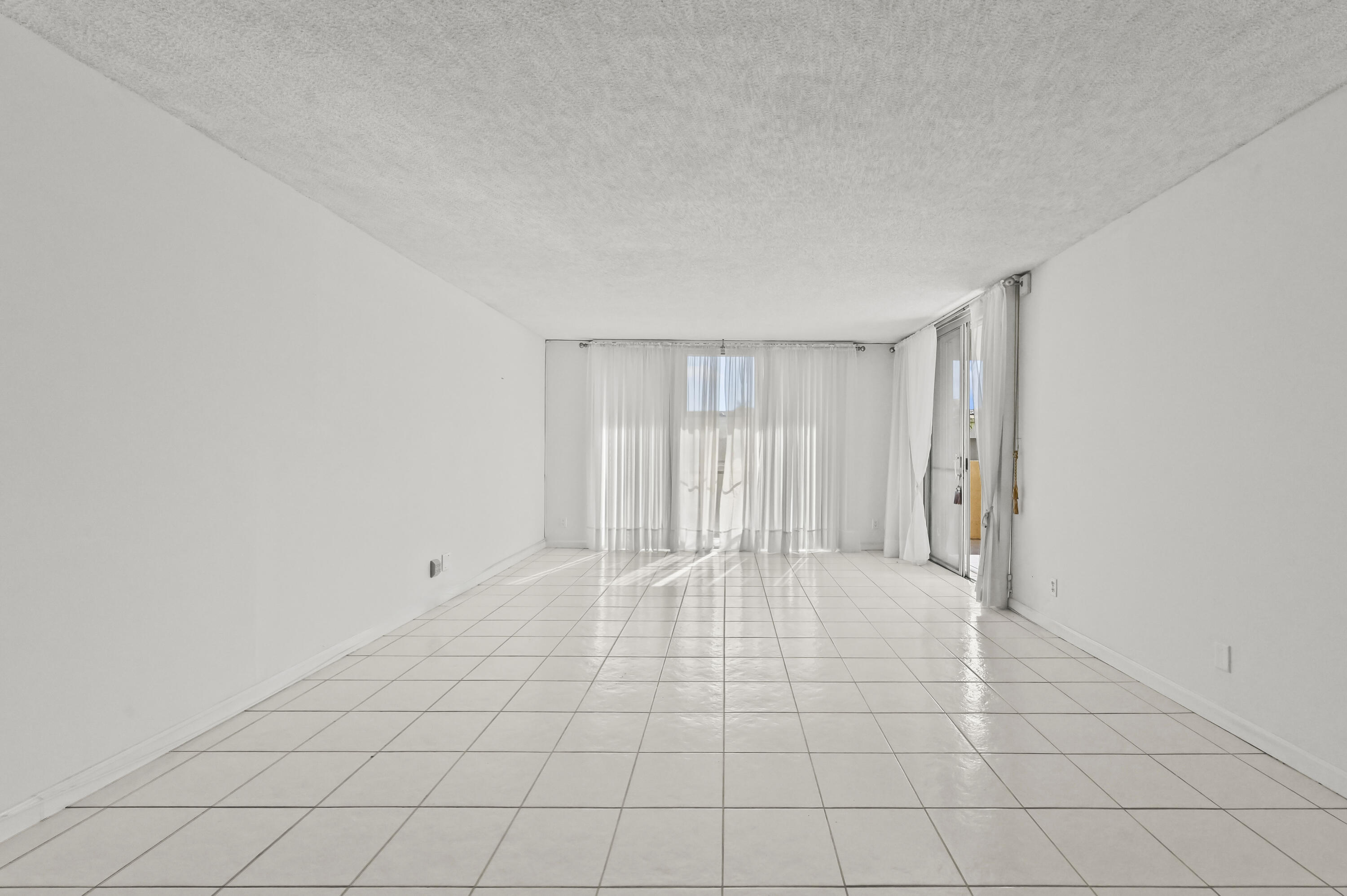 HORIZON WEST CONDO - Residential