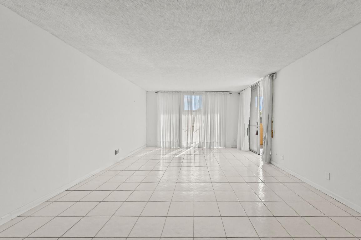 HORIZON WEST CONDO - Residential