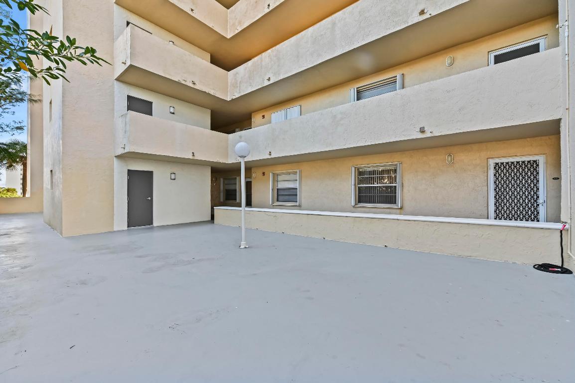 HORIZON WEST CONDO - Residential