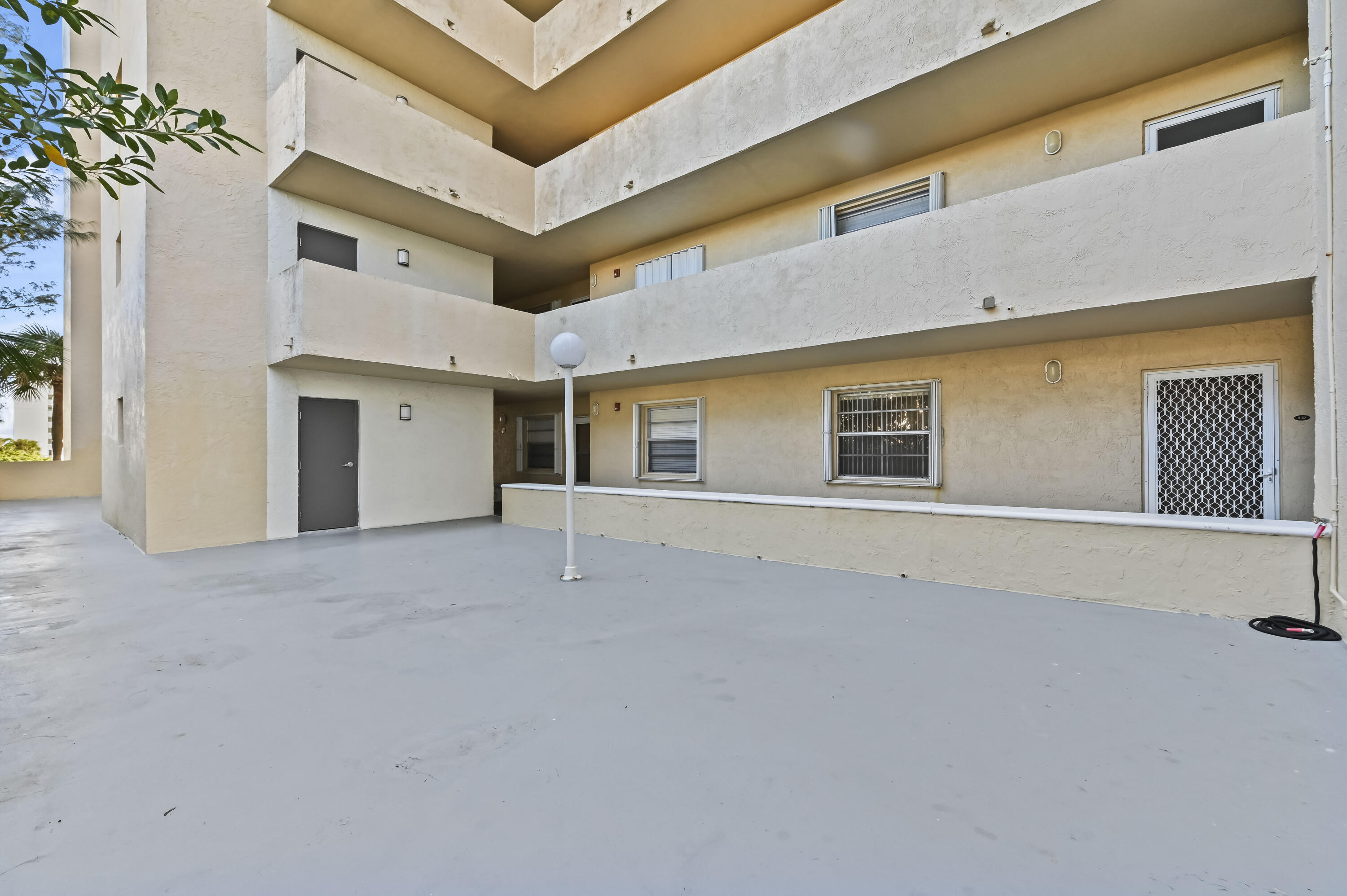 HORIZON WEST CONDO - Residential