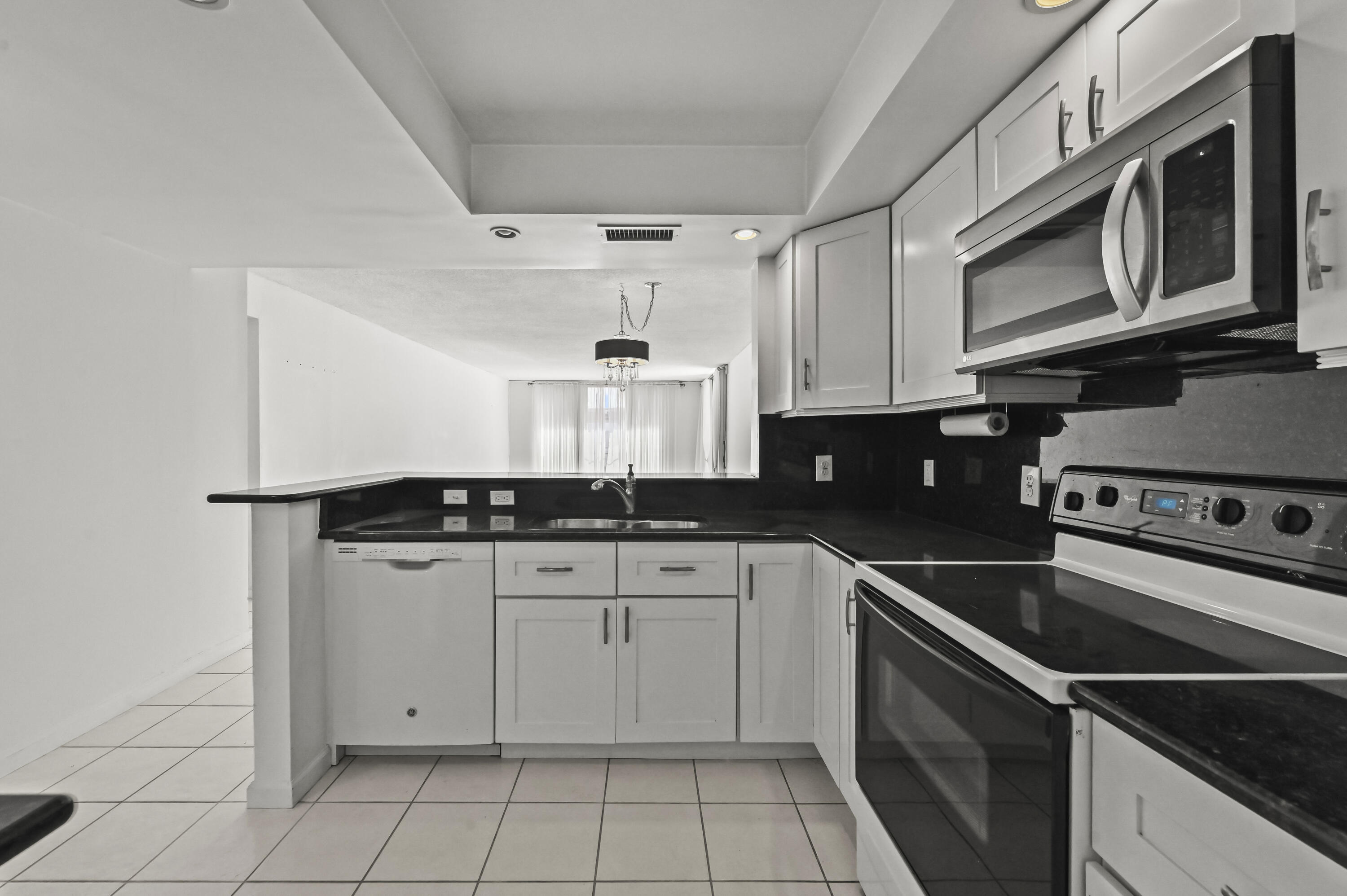 HORIZON WEST CONDO - Residential