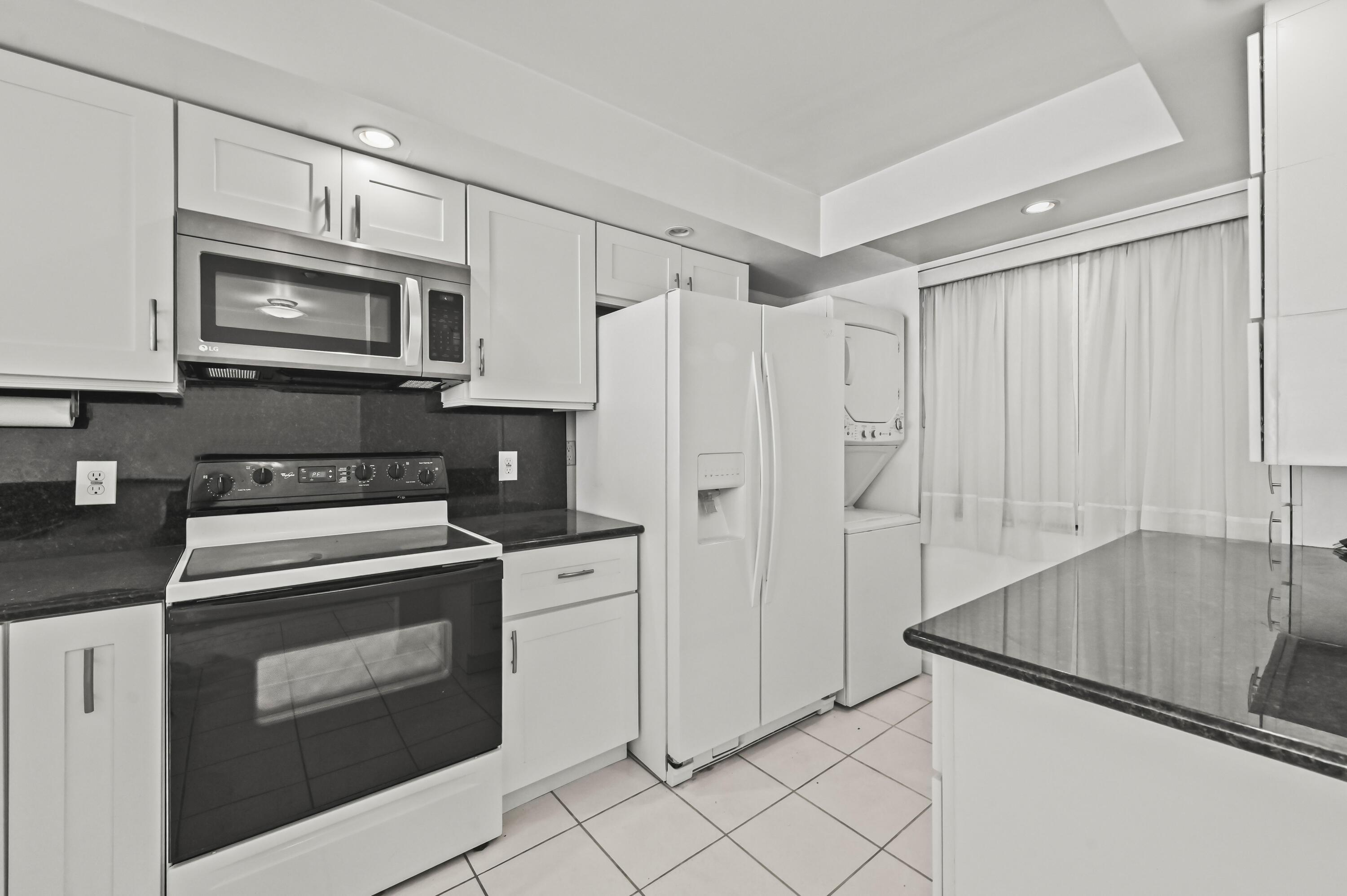 HORIZON WEST CONDO - Residential