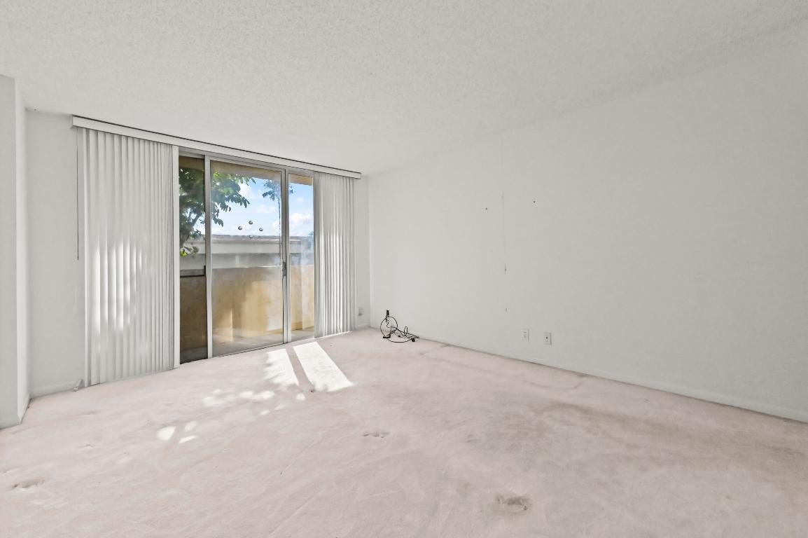 HORIZON WEST CONDO - Residential