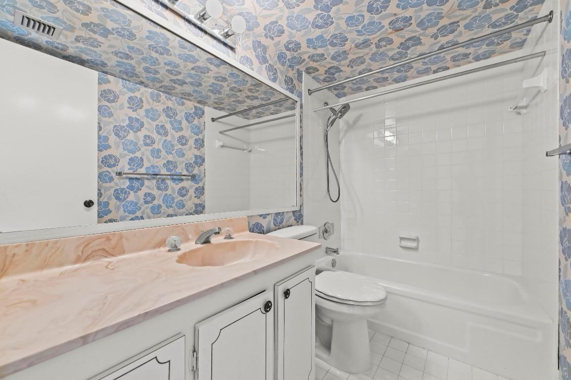 HORIZON WEST CONDO - Residential