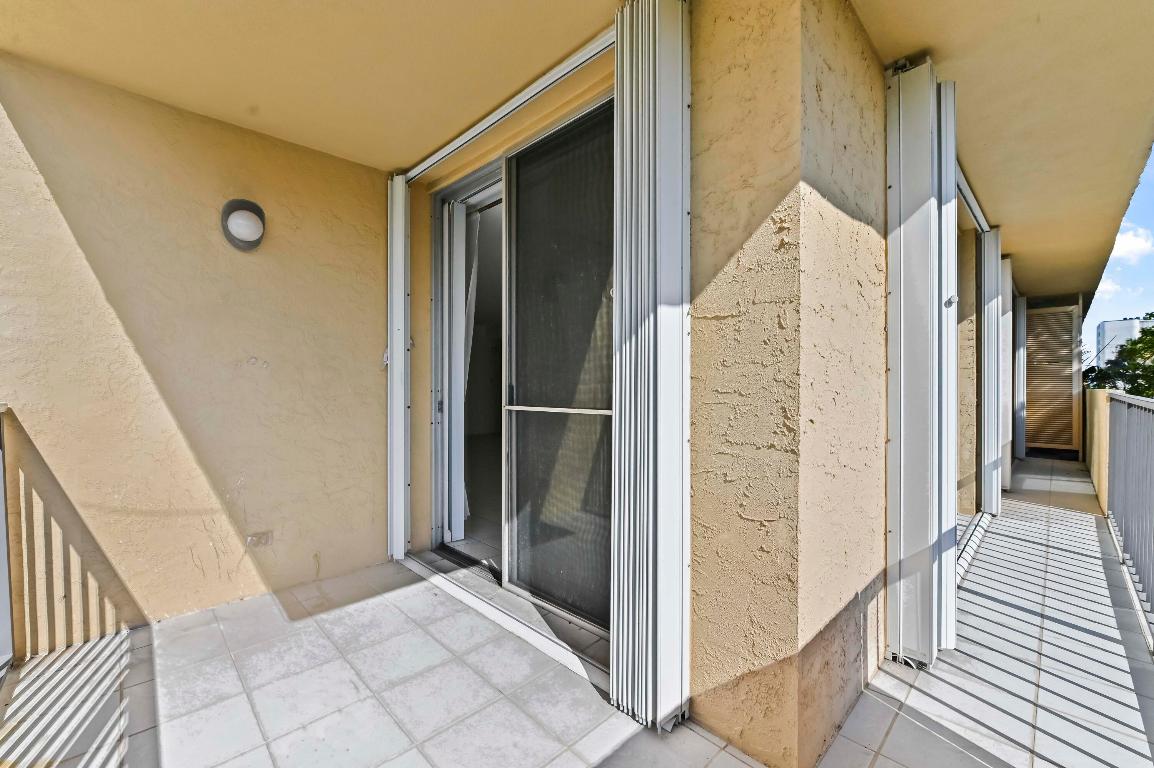 HORIZON WEST CONDO - Residential