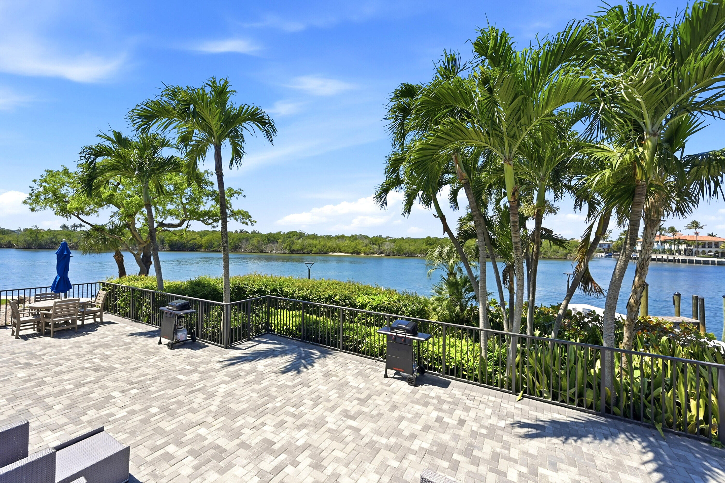 ABERDEEN ARMS CONDO - Residential