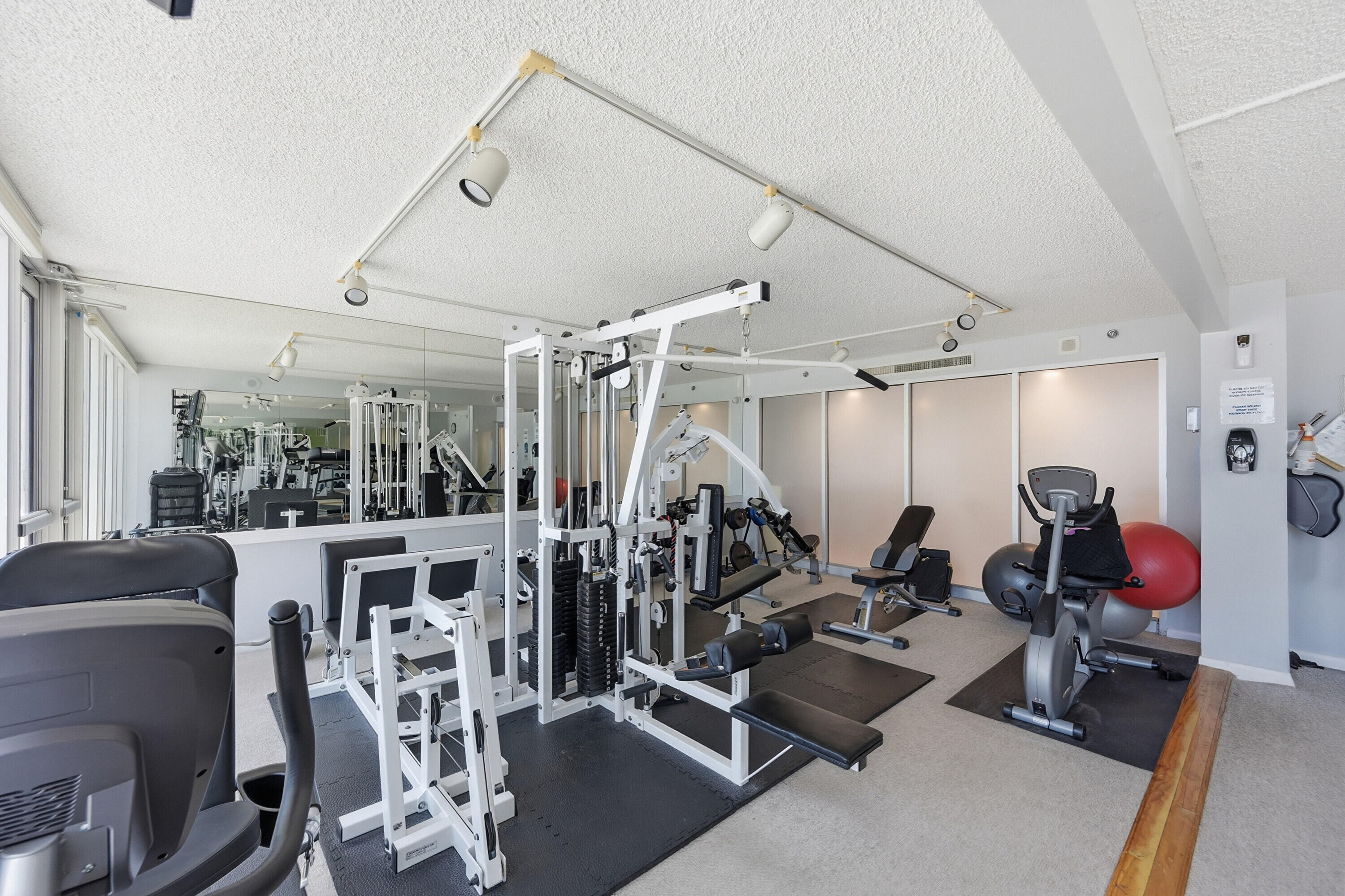 ABERDEEN ARMS CONDO - Residential