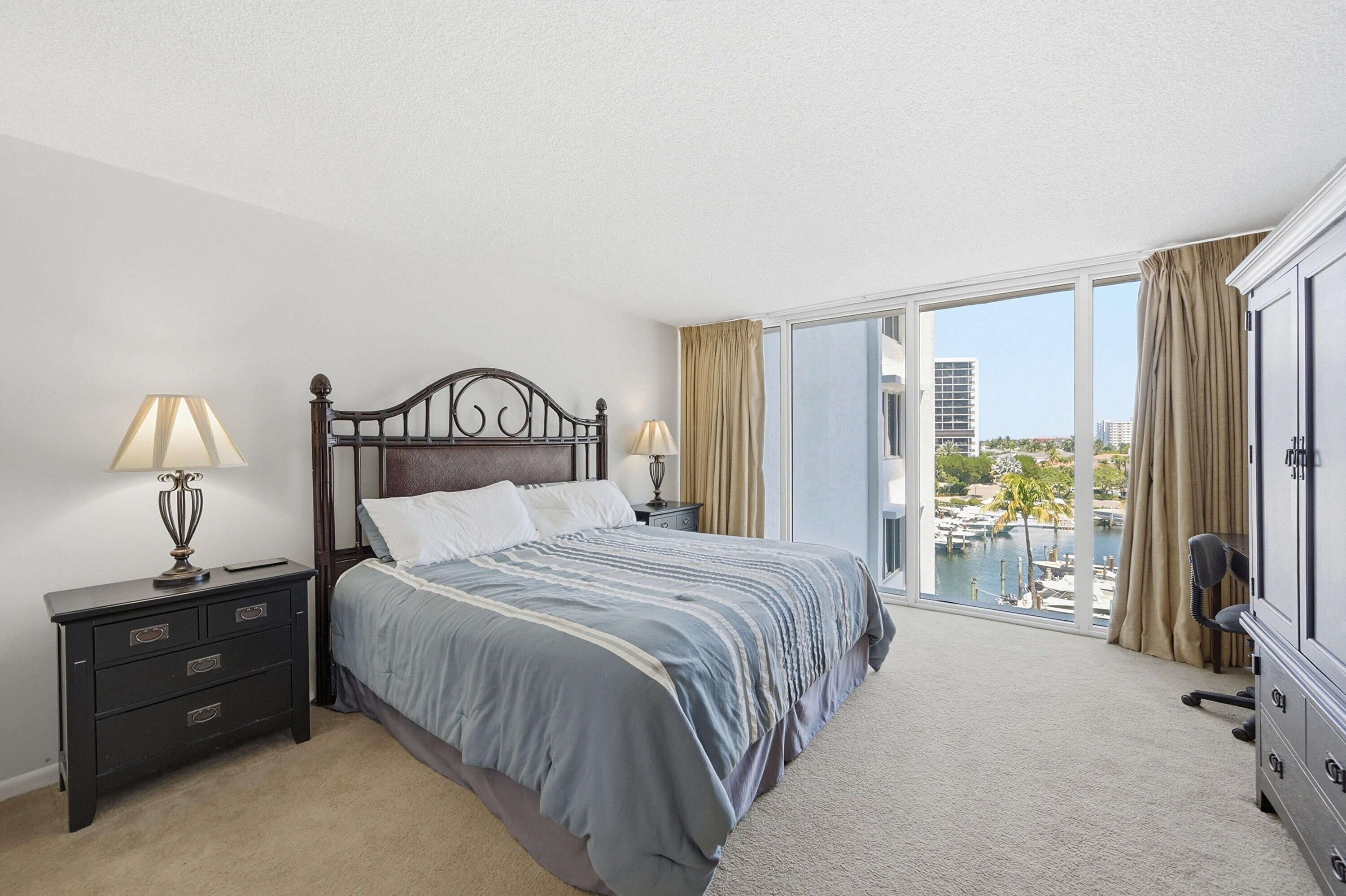 ABERDEEN ARMS CONDO - Residential