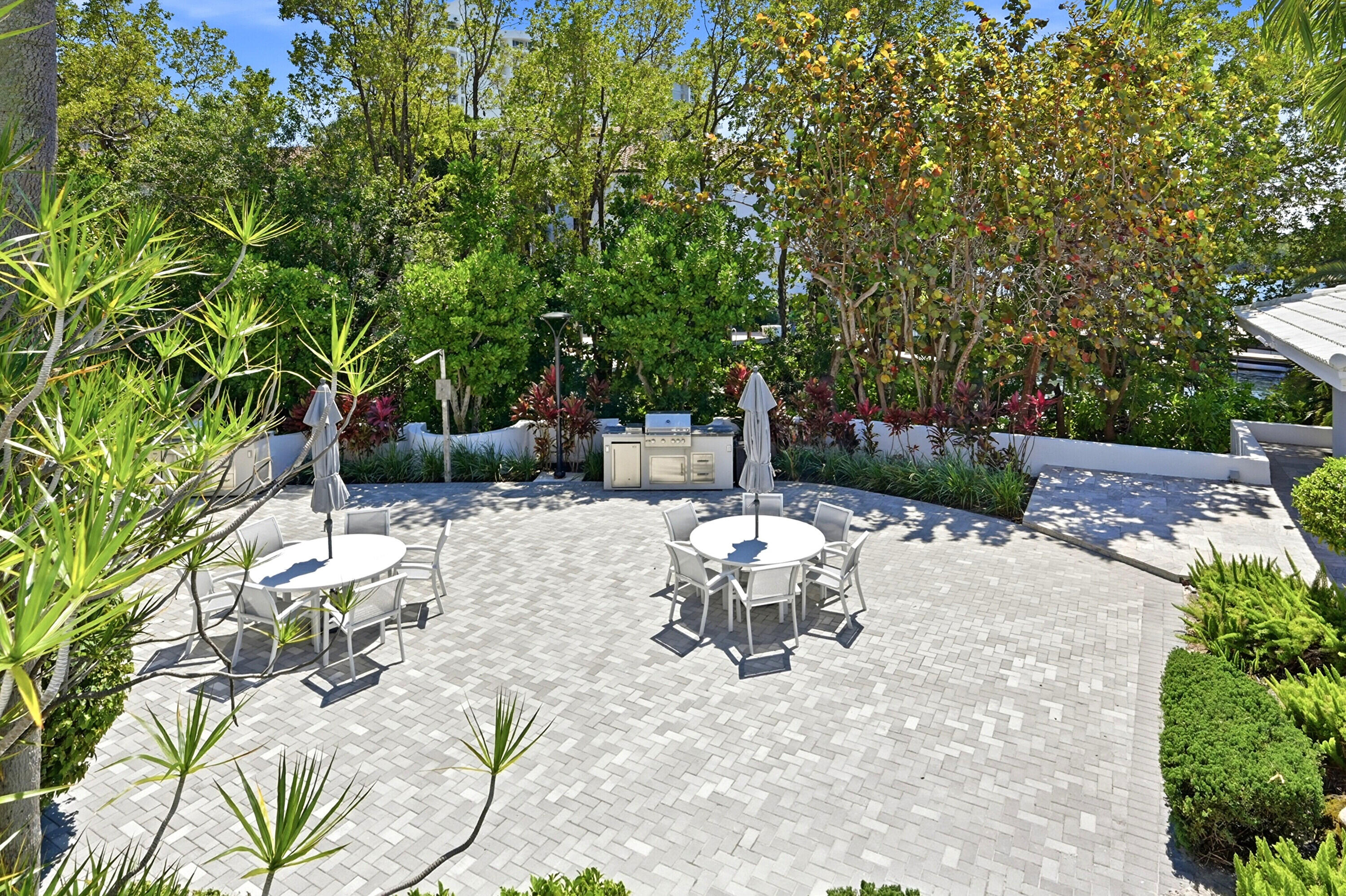 ABERDEEN ARMS CONDO - Residential