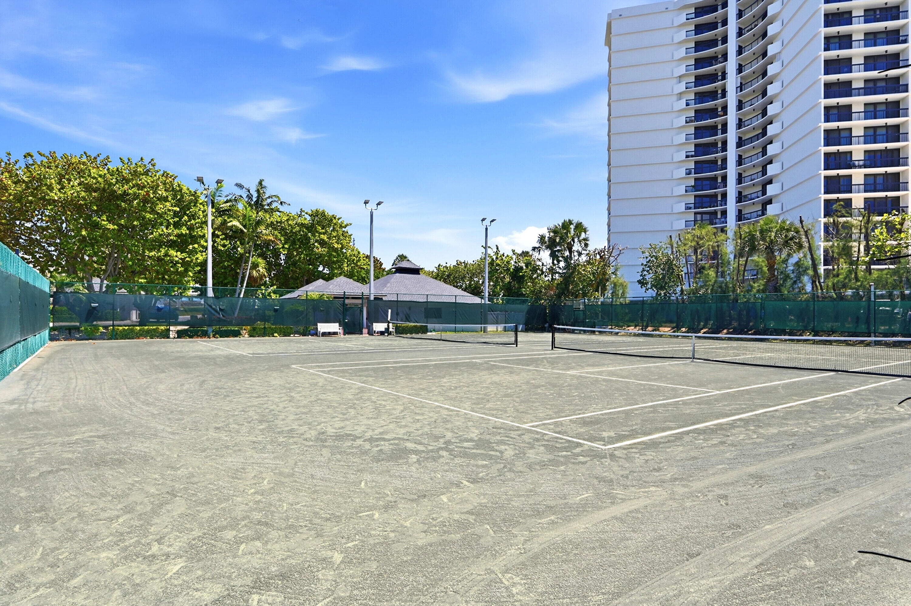 ABERDEEN ARMS CONDO - Residential