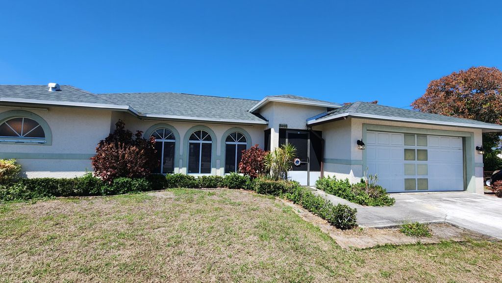 Photo of 8403 SE Pettway Street, Hobe Sound, FL 33455 (MLS # B26006738)