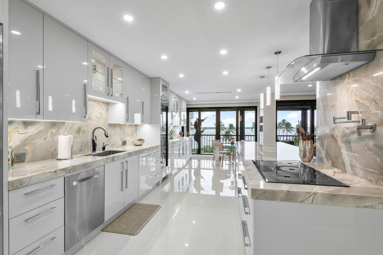 2818 SE Dune Drive 2308