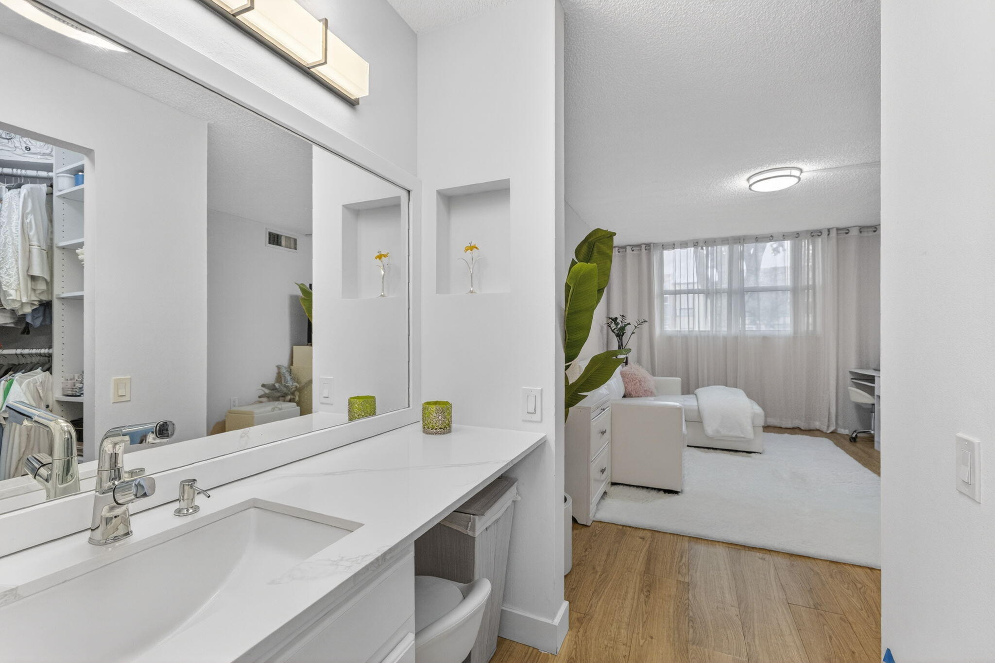 LIME BAY CONDOMINIUM 1 - Residential