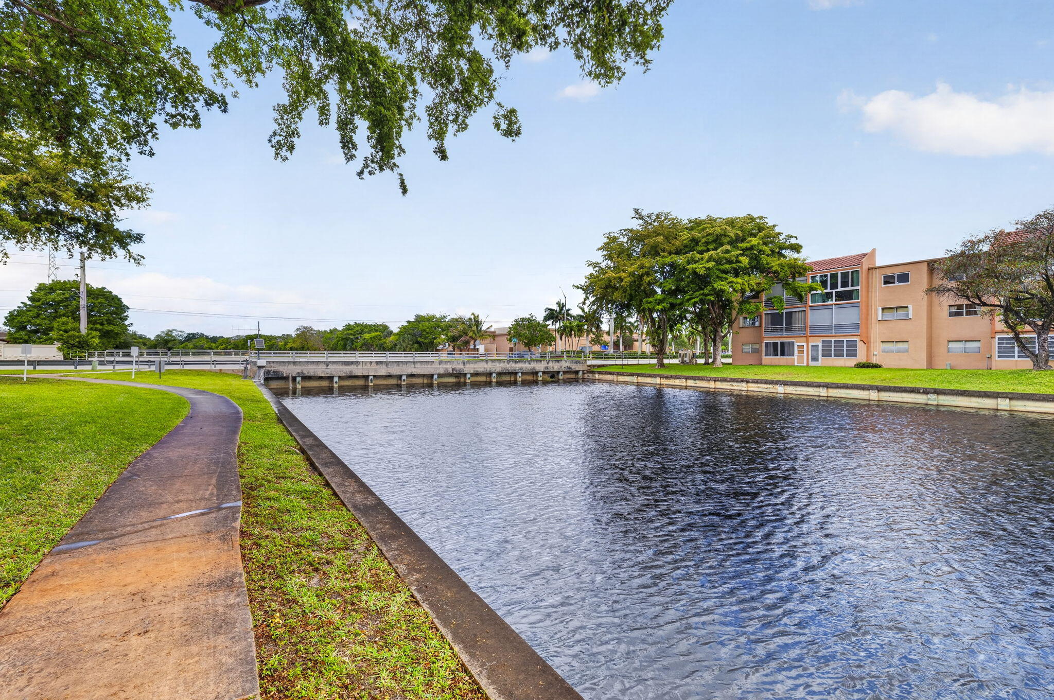 LIME BAY CONDOMINIUM 1 - Residential