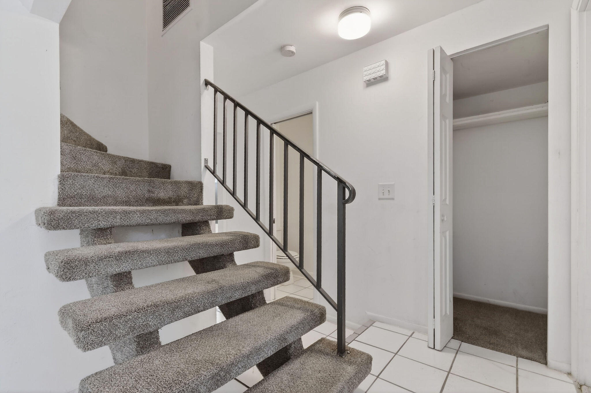 CEDAR GARDENS TOWNHOUSES - Residential