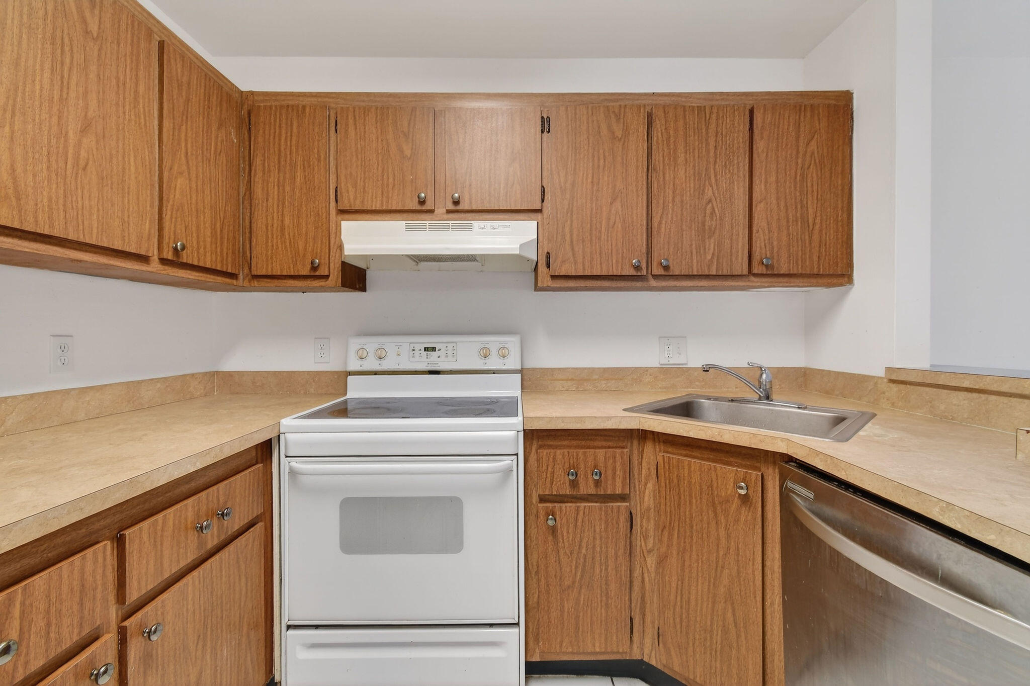 CEDAR GARDENS TOWNHOUSES - Residential
