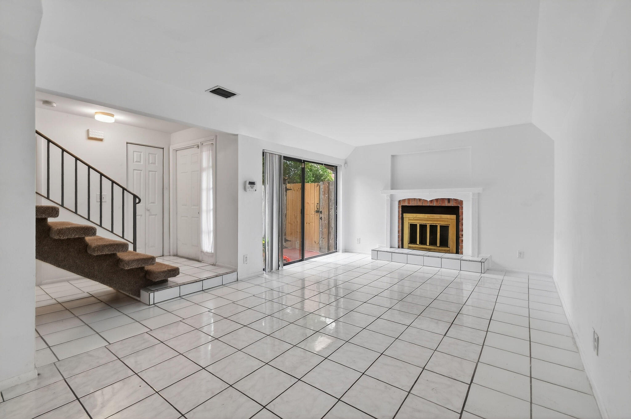 CEDAR GARDENS TOWNHOUSES - Residential