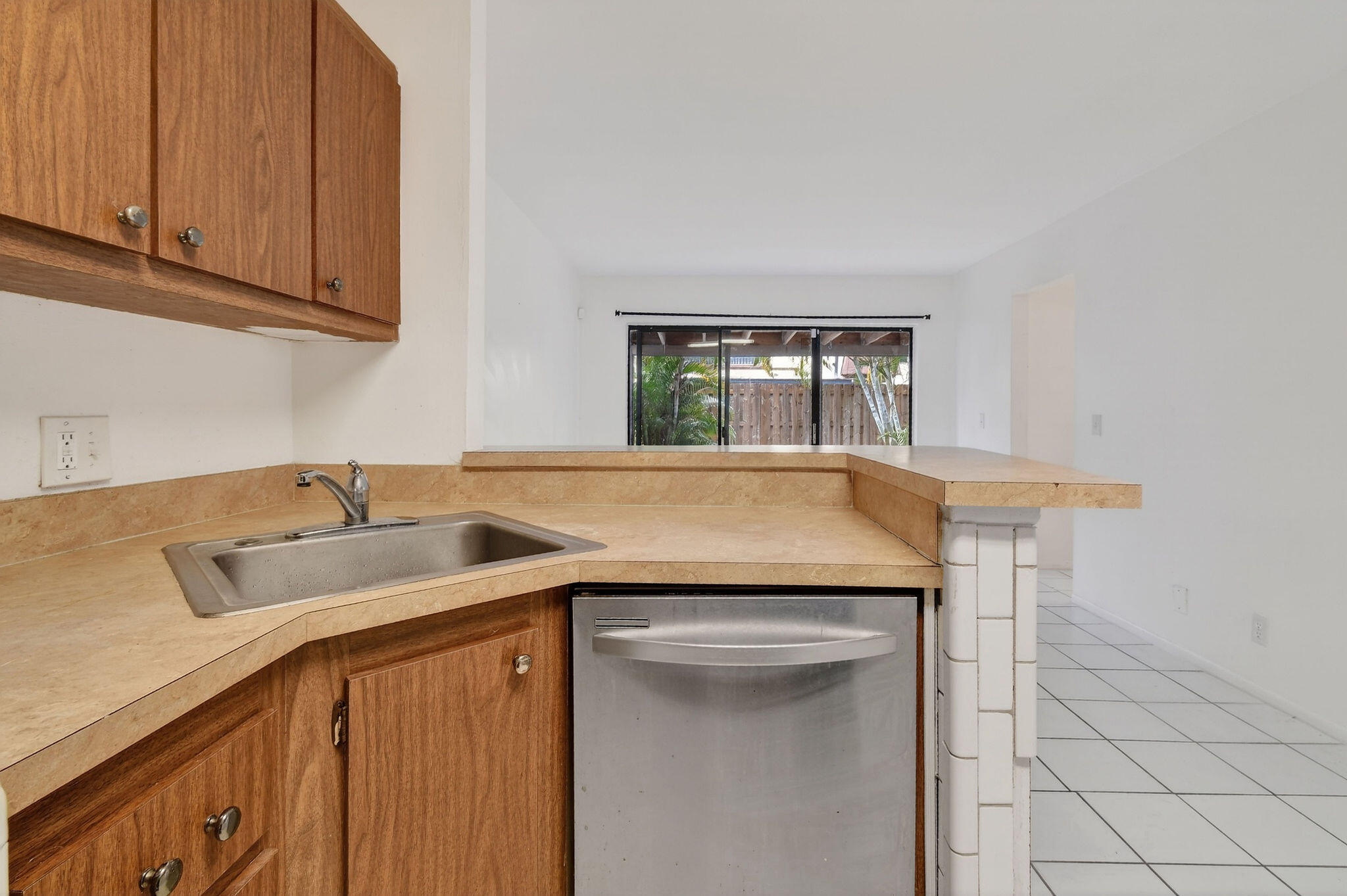CEDAR GARDENS TOWNHOUSES - Residential