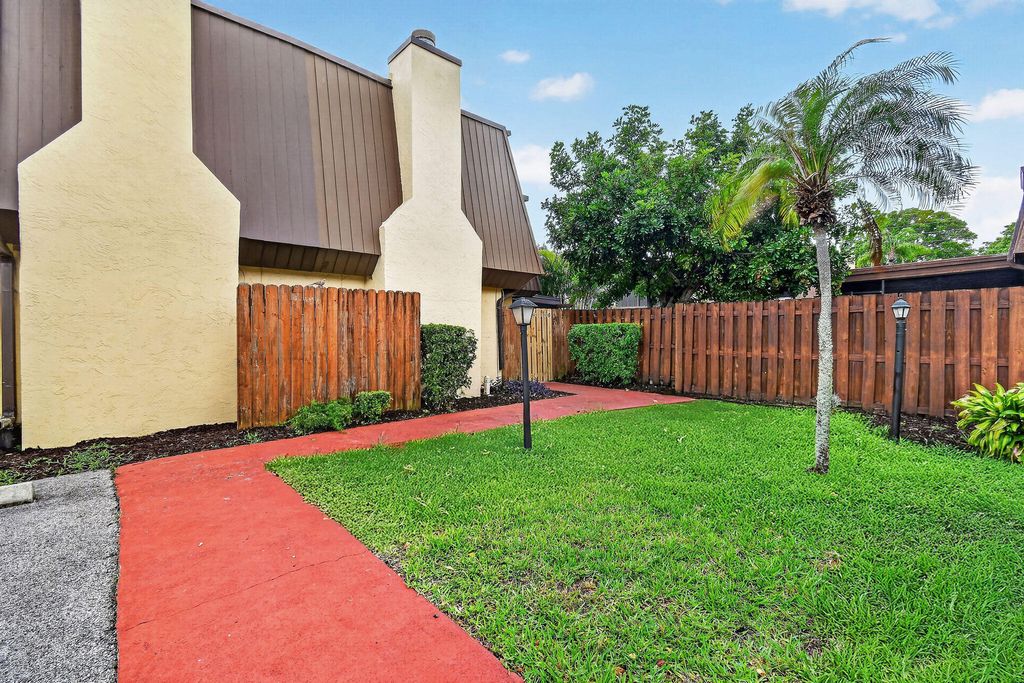 Photo of 3502 Gardens E Drive, Palm Beach Gardens, FL 33410 (MLS # B26032656)