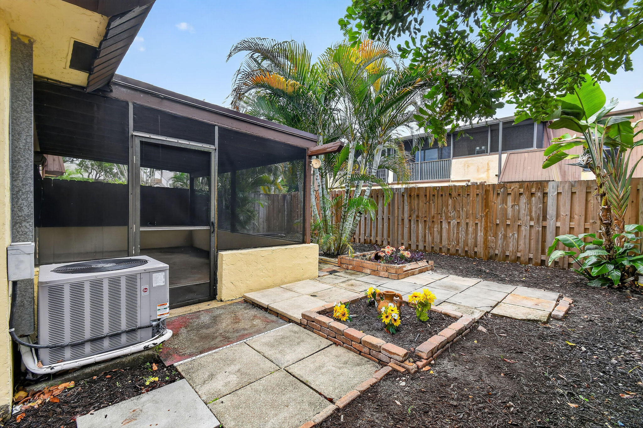 CEDAR GARDENS TOWNHOUSES - Residential