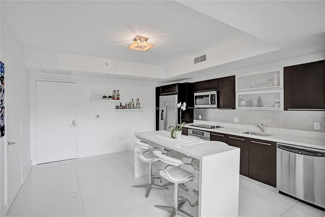 IVY CONDO - Residential
