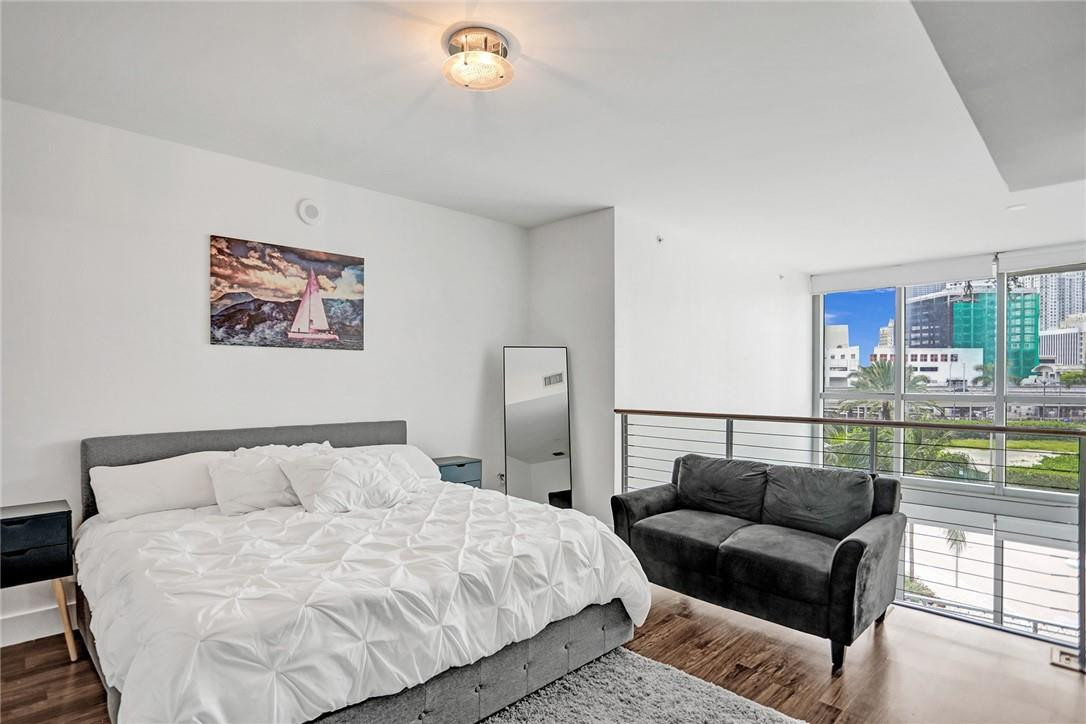 IVY CONDO - Residential