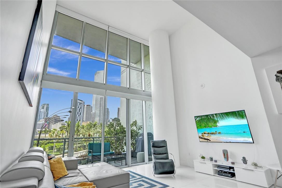 IVY CONDO - Residential