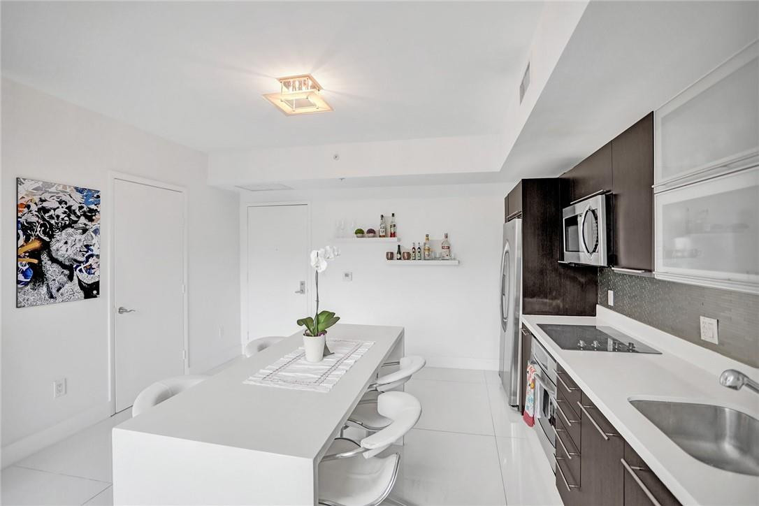 IVY CONDO - Residential
