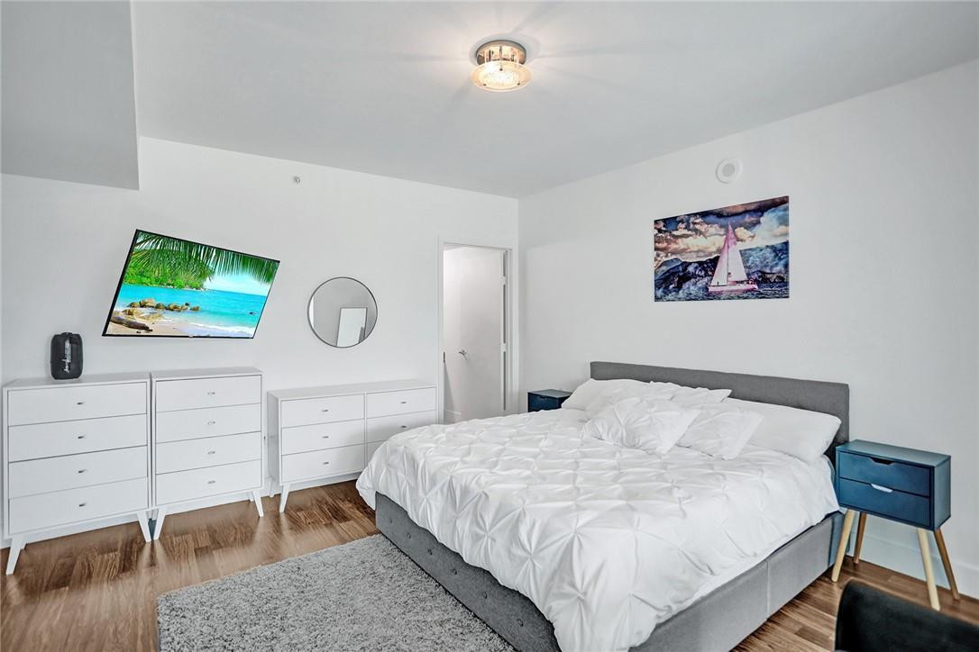 IVY CONDO - Residential