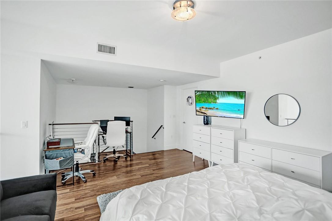 IVY CONDO - Residential