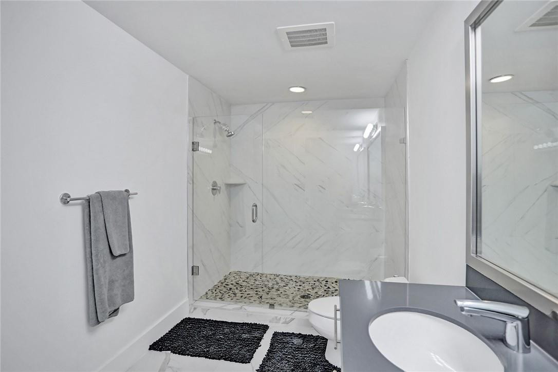IVY CONDO - Residential