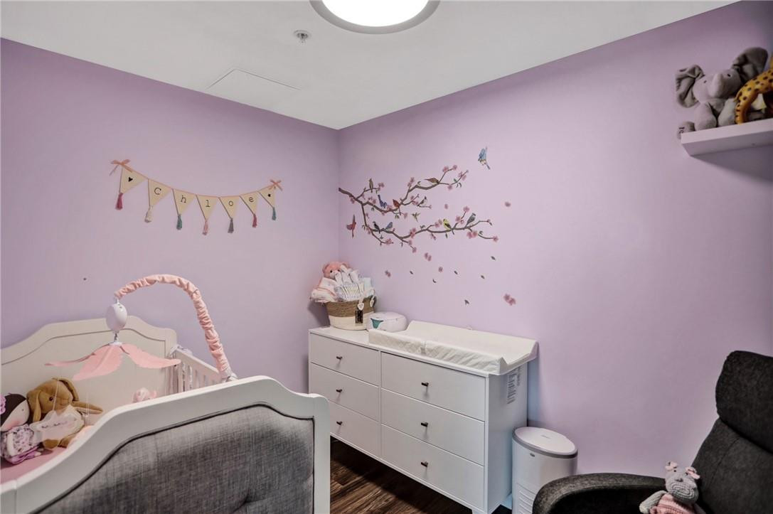 IVY CONDO - Residential