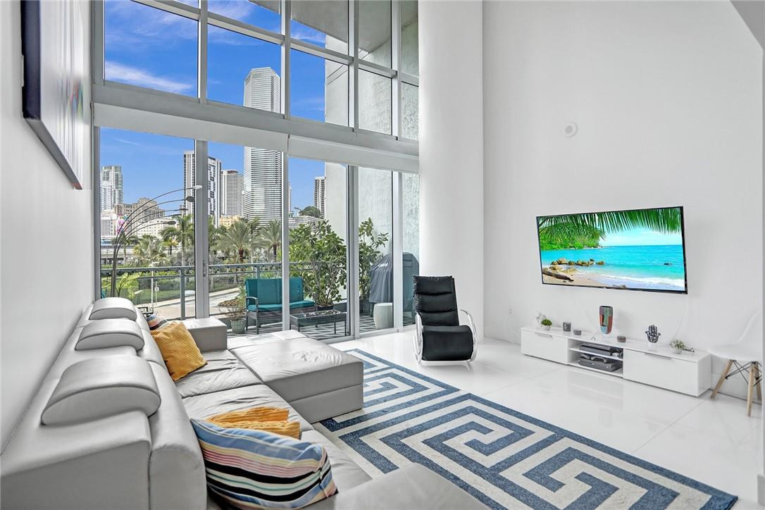 IVY CONDO - Residential