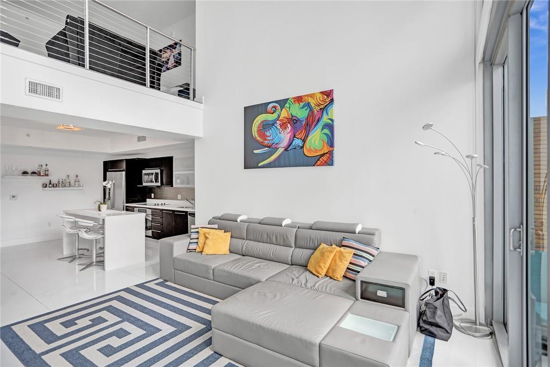 IVY CONDO - Residential