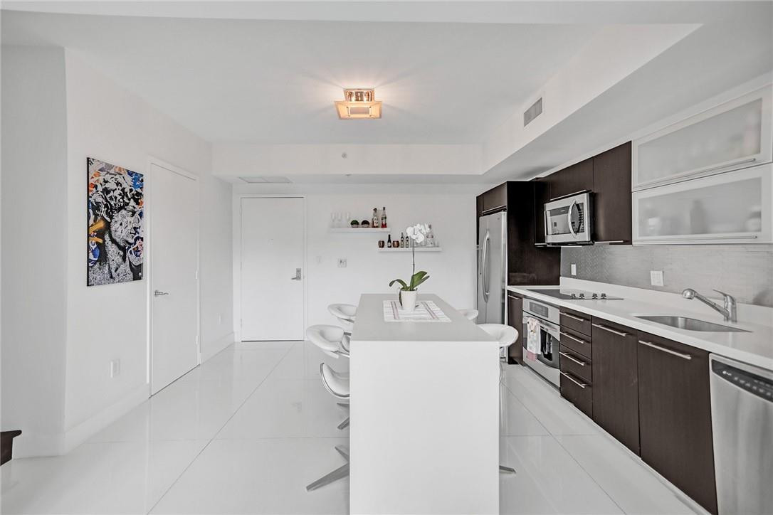 IVY CONDO - Residential