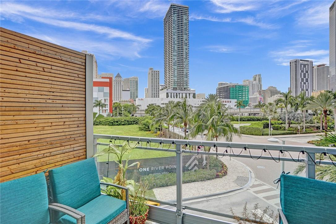 IVY CONDO - Residential
