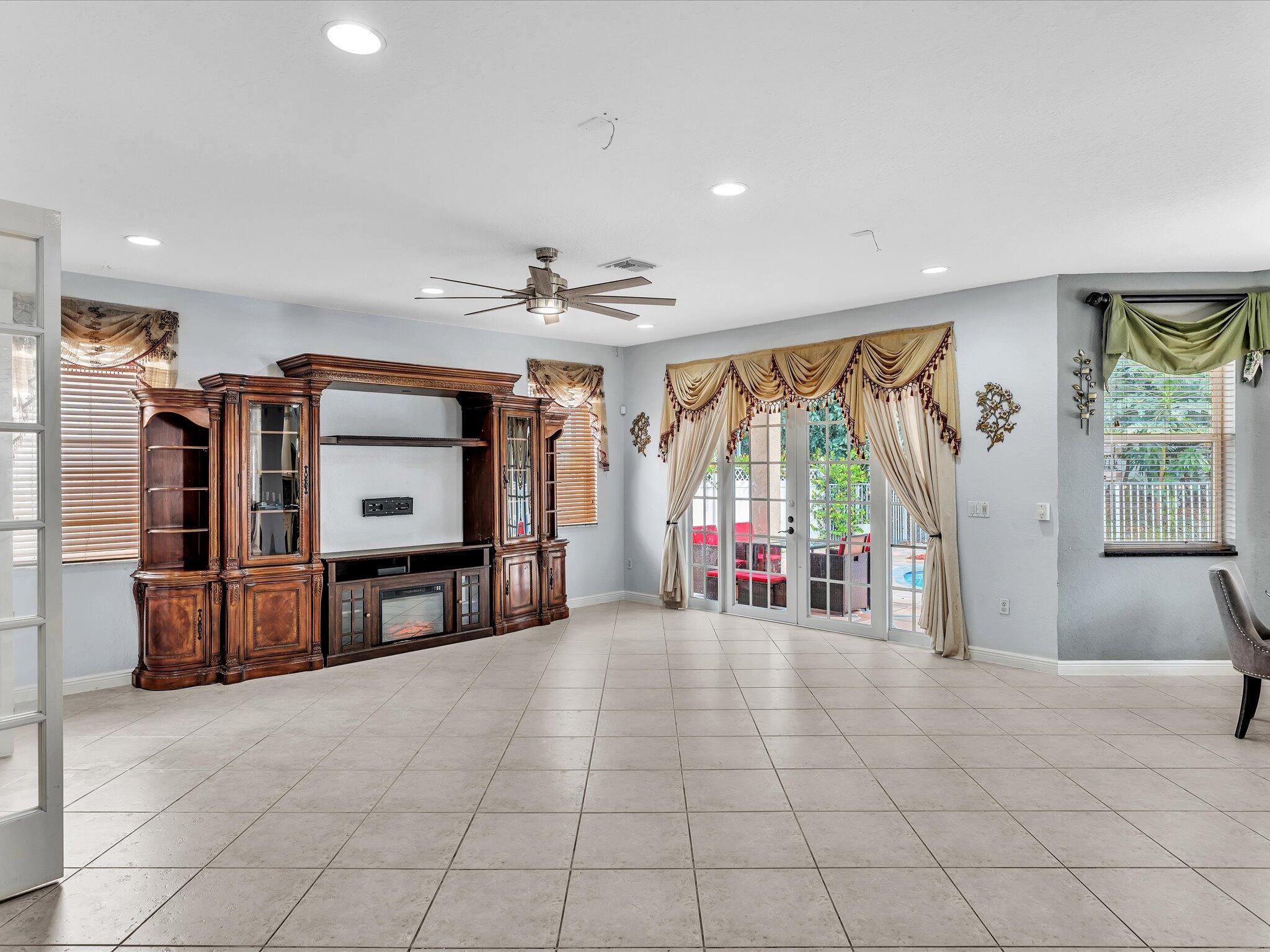 SMITH DAIRY WEST 7 PH 2 - Residential Lease